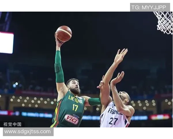 戈贝尔半场压哨补篮改判干扰球无效引发热议挑战成功背后故事揭秘