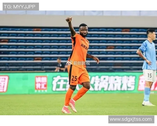 泰山中卫洛佩斯对抗表现不佳奥斯卡强势突破致失球