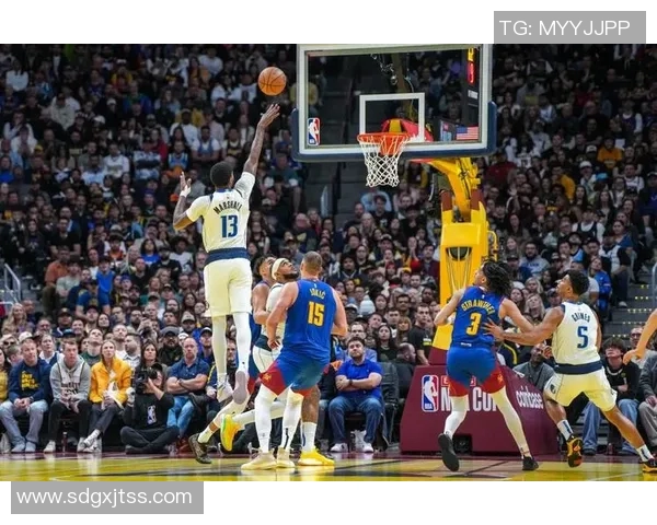 马绍尔替补出战21分钟表现抢眼7投4中加罚球8中10砍下17分2篮板 马绍尔替补出战21分钟表现抢眼7投4中加罚球8中10砍下17分2篮板