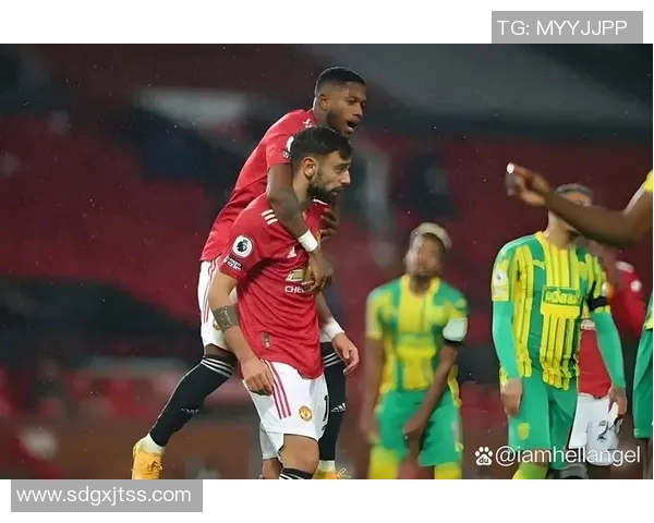 曼联老球迷感叹票价飞涨座位频换心中无奈难再热爱球队 曼联老球迷感叹票价飞涨座位频换心中无奈难再热爱球队