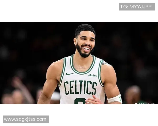 杰伦布朗调侃塔图姆康复迅速或将参加揭幕战