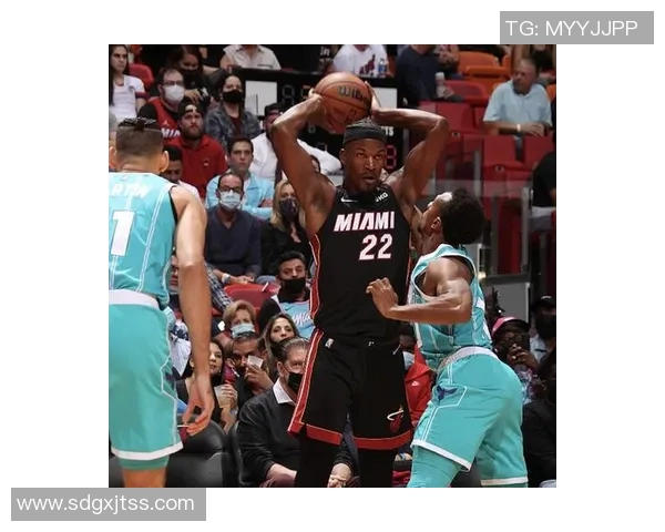 黄蜂交易阿德巴约小乔丹克尼佩尔及三首轮选秀权齐送出