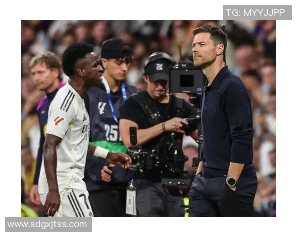 阿隆索坚决反对巴萨与黄潜的西甲海外赛称其为扭曲现象