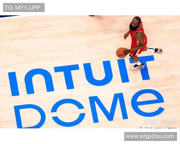 哈登半场表现抢眼却难阻球队落后正负值惨淡显示困境