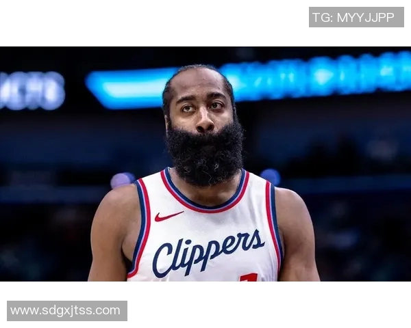 比尔称赞哈登无与伦比的名人堂地位强调其无私精神的重要性 比尔称赞哈登无与伦比的名人堂地位强调其无私精神的重要性