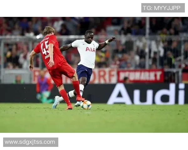 拜仁对小将卡尔保持谨慎态度避免世界杯争议影响其发展