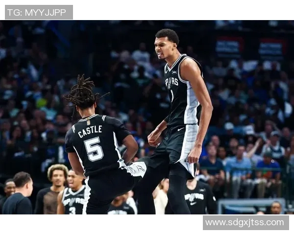 马刺交易方案曝光卡斯尔福克斯卡布加四首轮换字母哥谁将受损