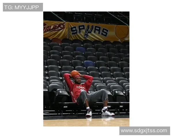 比尔盛赞莱昂纳德绝杀投篮震撼全场令人难以置信