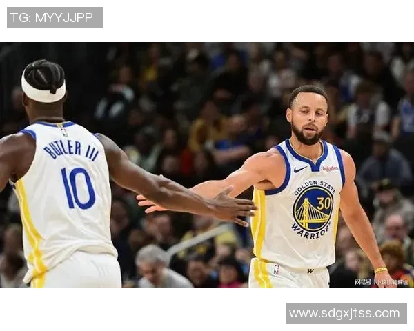 库里反思关键时刻表现呼吁球队在压力下展现更强实力 库里反思关键时刻表现呼吁球队在压力下展现更强实力