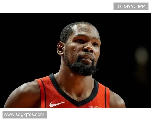 杜兰特赞阿门能力全面能胜任控卫中锋与大前锋多重角色