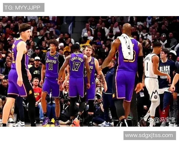 马刺逆袭雷霆挺进NBA杯决赛西部排名跃升至第四湖人跌至第五