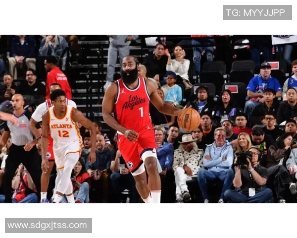 哈登上半场表现平平仅得7分罚球命中率低迷引发关注