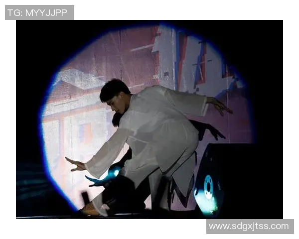 迪巴拉与怀孕妻子甜蜜合影庆生感谢祝福期待新生命降临