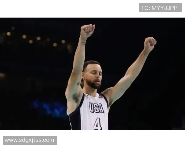 库里遭遇裁判争议再现两次明显21未吹怒火中烧牙套掉落引发热议