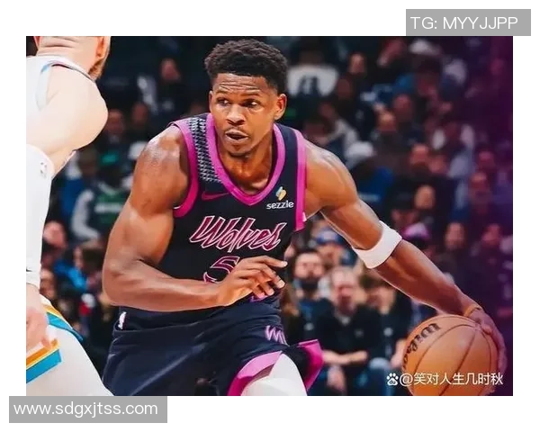 爱德华兹上半场表现亮眼13投7中斩获16分助球队争胜 爱德华兹上半场表现亮眼13投7中斩获16分助球队争胜