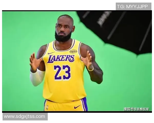 詹姆斯复出后场均上场时间引发争议湖记认为32到33分钟更为合理 詹姆斯复出后场均上场时间引发争议湖记认为32到33分钟更为合理