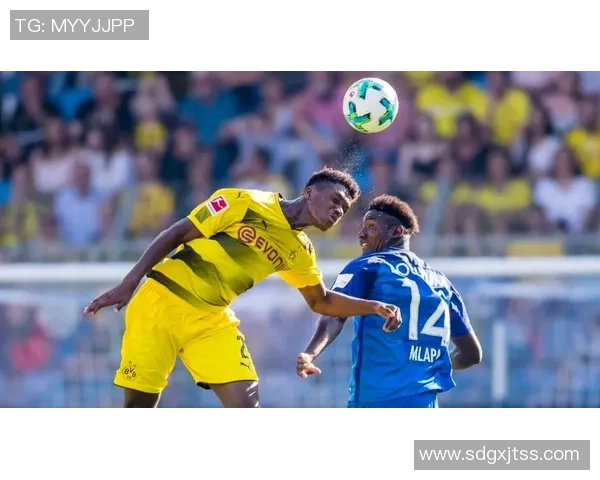 奥赖利英格兰队首秀精彩纷呈斯通斯亲自颁发纪念帽子致敬新星