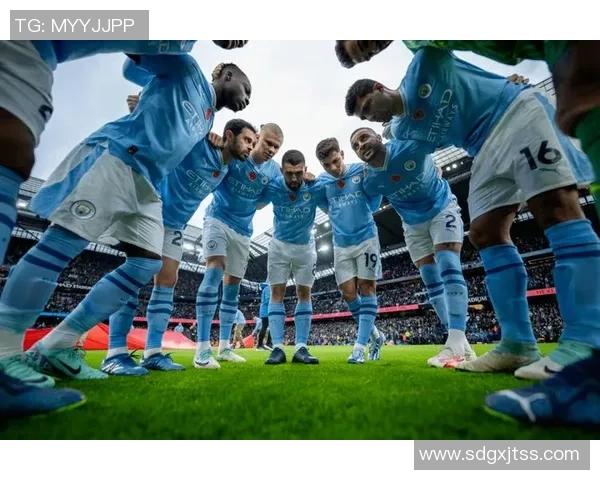 曼城发布海报热身即将到来的布伦特福德客场大战期待全力以赴