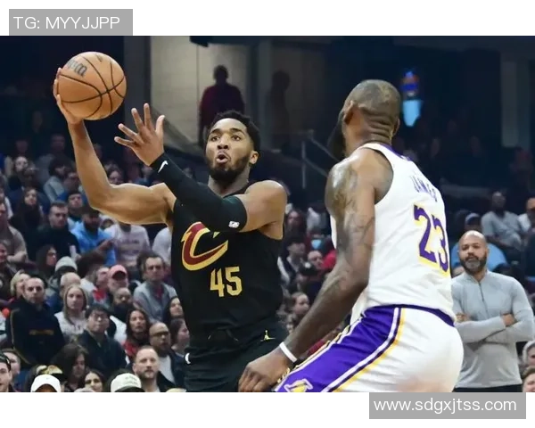 皮尔斯评论快船小卡球衣退役问题认为出场次数不足