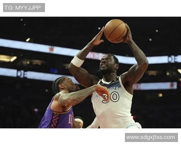 爱德华兹主场表现平平客场火力全开场均331分引关注