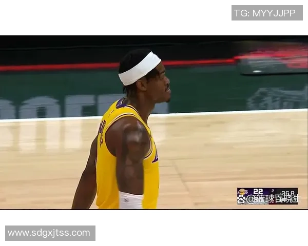 湖人训练营亮点频现替补阵容超越主力范德比尔特健康回归助力球队