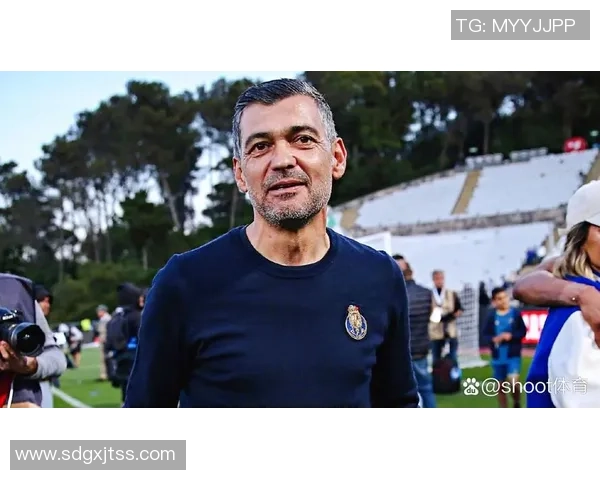 前米兰主帅孔塞桑正式加盟吉达联合执教本泽马团队