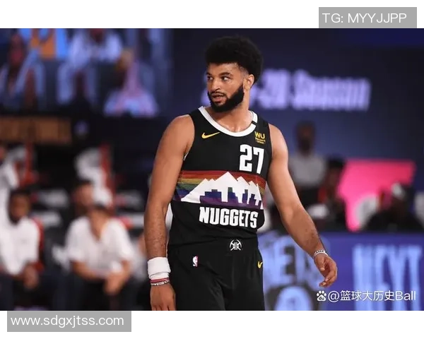 穆雷轻伤不下火线再创佳绩单场52分展现超强实力 穆雷轻伤不下火线再创佳绩单场52分展现超强实力