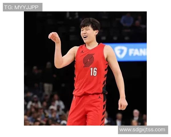 拓媒分析:杨瀚森需改善失误频率提升三分投篮能力简化低位单打动作 拓媒分析:杨瀚森需改善失误频率提升三分投篮能力简化低位单打动作