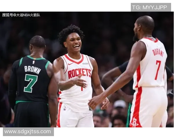 火箭召回表现出色的戴维森明天对阵开拓者或将迎来机会 火箭召回表现出色的戴维森明天对阵开拓者或将迎来机会