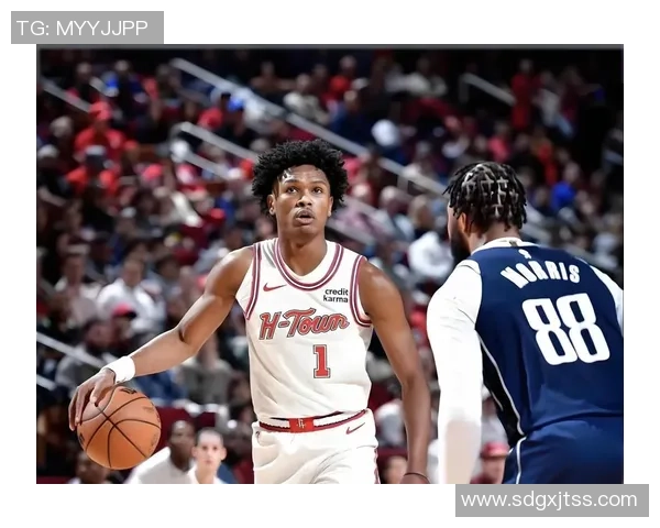 阿门坦言狄龙比赛中使用小动作已习以为常与其沟通无碍相互理解成默契 阿门坦言狄龙比赛中使用小动作已习以为常与其沟通无碍相互理解成默契