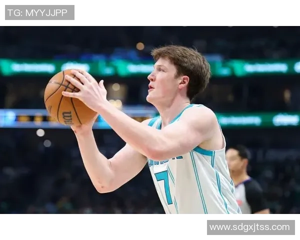 克尼佩尔表现抢眼近期四场比赛场均23分9板4助投篮命中率超46 克尼佩尔表现抢眼近期四场比赛场均23分9板4助投篮命中率超46